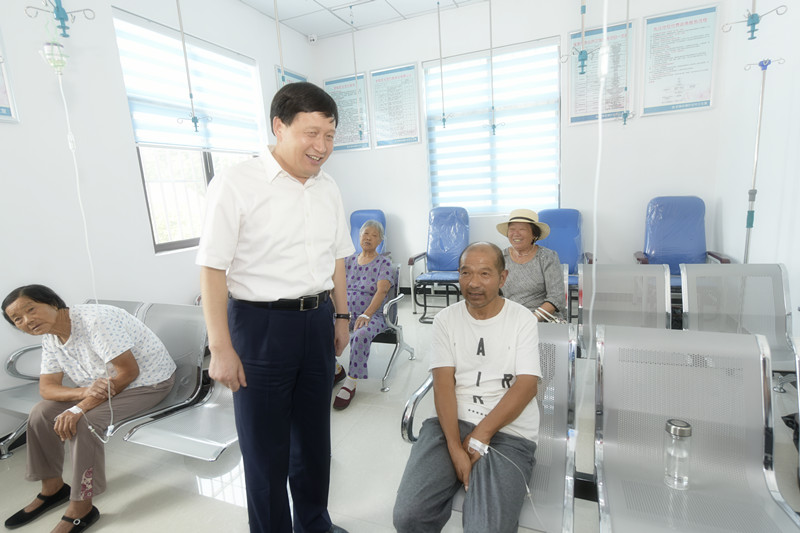 9时,由市卫生计生委党委书记,主任刘仰刚带队,市卫生计生委副主任刘通